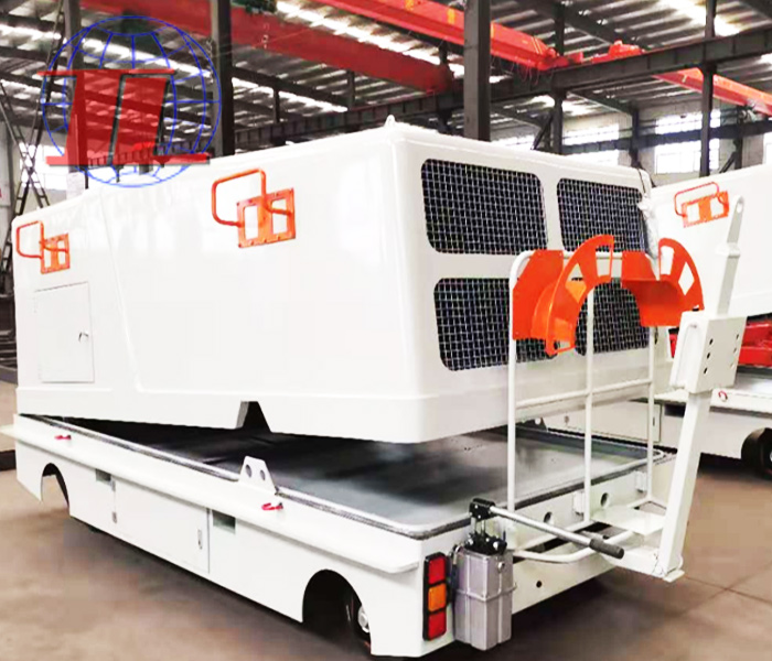 张家口机场用自行多功能车